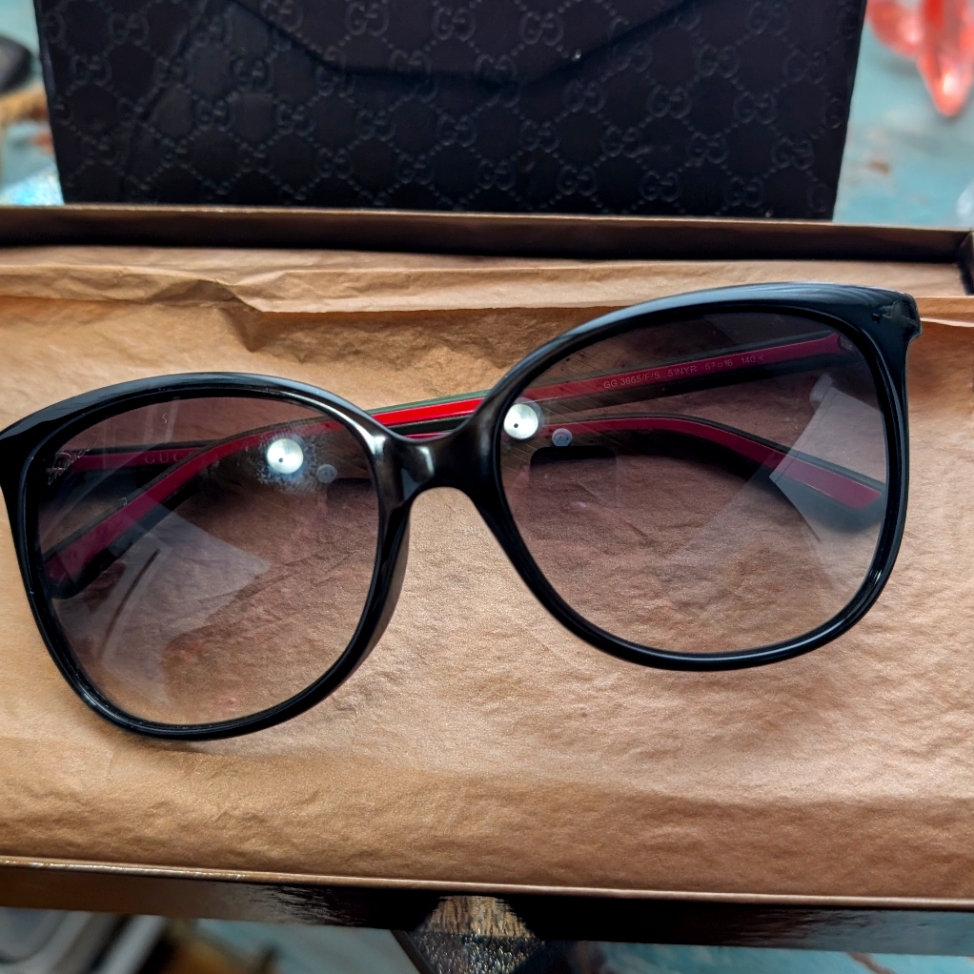 Gucci Oversized Cats Eye Sunglasses